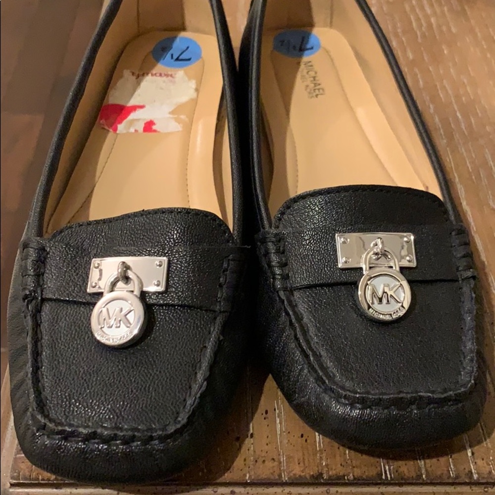 Michael Kors black leather loafers - Picture 3 of 8
